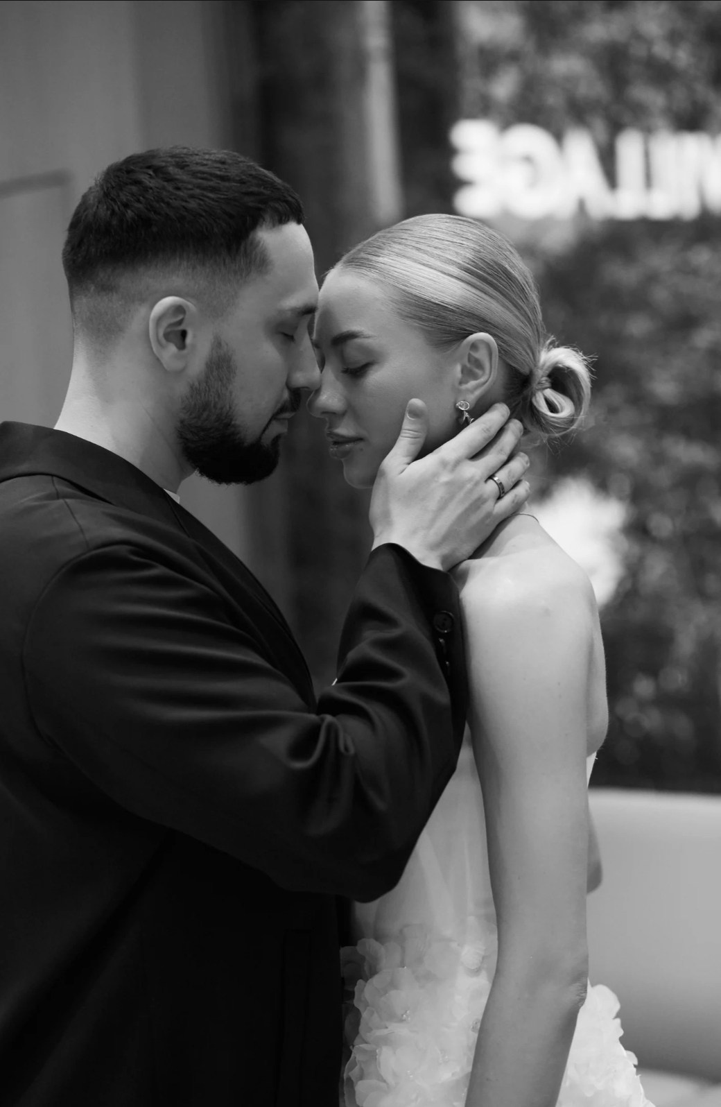 ЛЮБОВЬ СПАСЁТ МИР ♥️