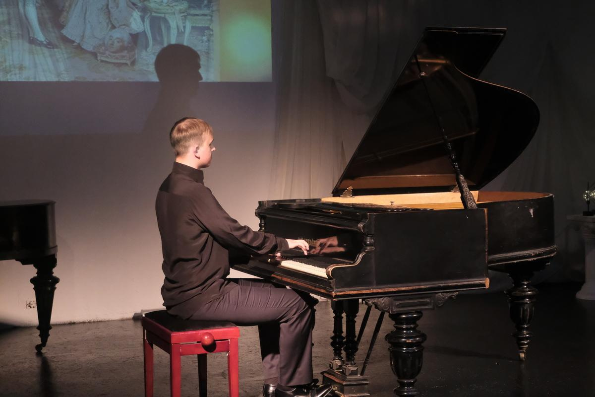 особняк Шрёдера, Дом Шрёдера, фортепианный концерт