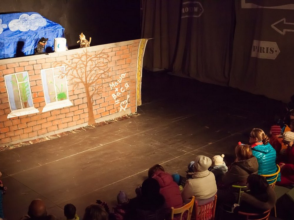 «Одни дома» обучающий интерактивный кукольный спектакль. Дом Шрёдера