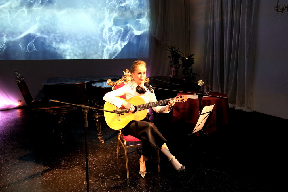 Наталья Гонохова - певица