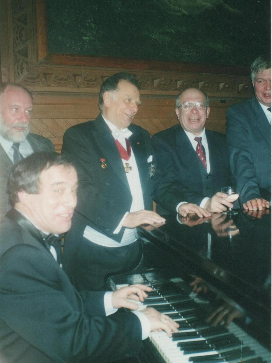 Александр Каган и "Хор Нобелевских Лауреатов" репетируют в Доме Учёных, в Ленинграде