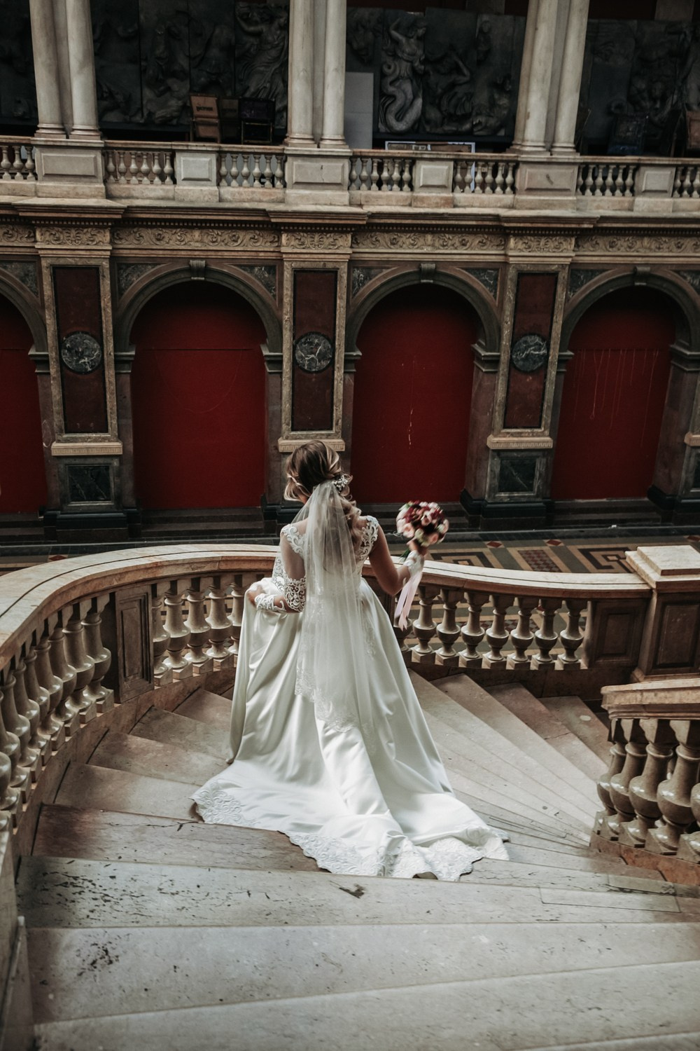 Свадебный фотограф в Санкт Петербурге, Москве. Фотограф крещение венчание в Петербурге! Помогает подобрать храм и посоветовал душевного батюшку в СПб