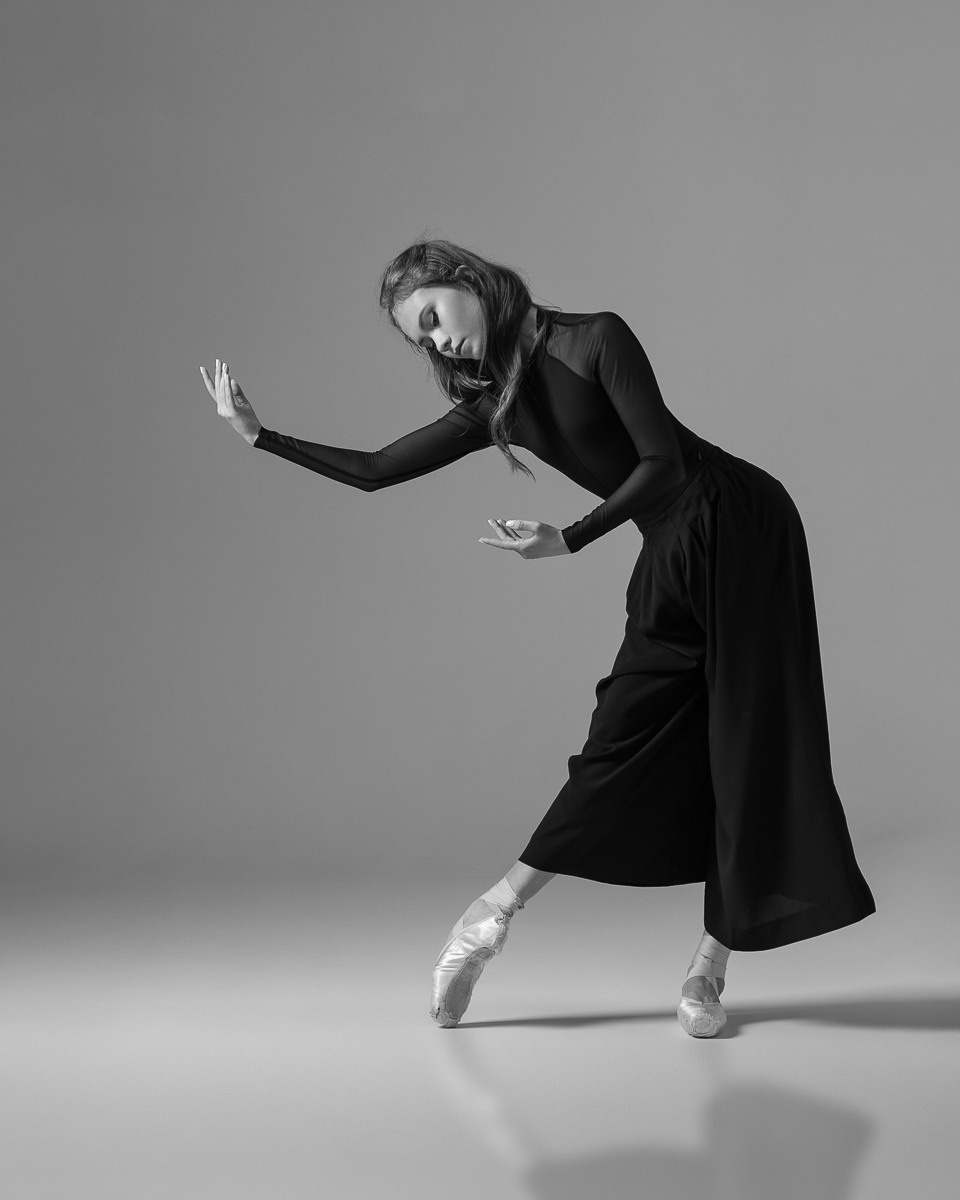 балерина в студии