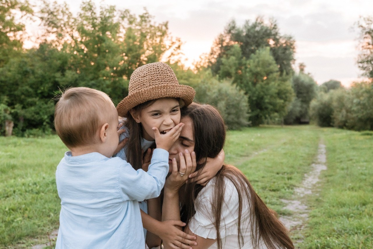 У пруда. Фотограф в Старом Осколе, Губкине Надежда Приболовец