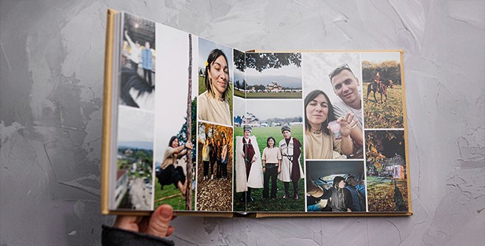 Разворот фотокниги с профессиональной версткой. Коллаж из кадров путешествия, передающий атмосферу приключений и радости.