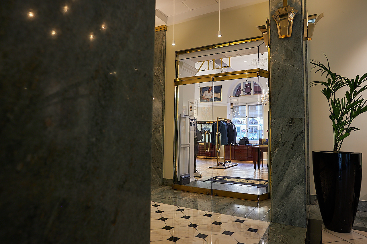 ZILLI — Бутик французского бренда мужской люксовой одежды. Photographer — Maks Kudashkin