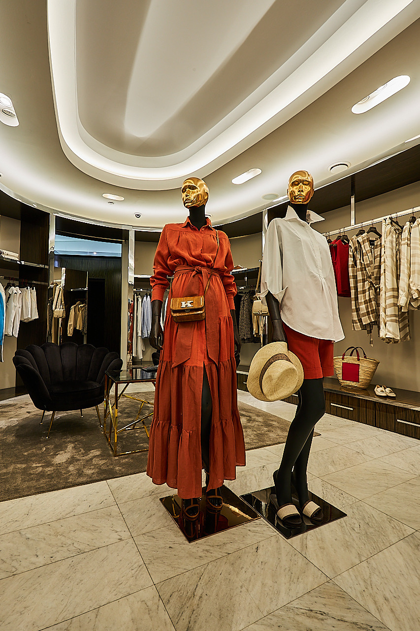 KITON — Бутик итальянского бренда люксовой одежды. Photographer — Maks Kudashkin