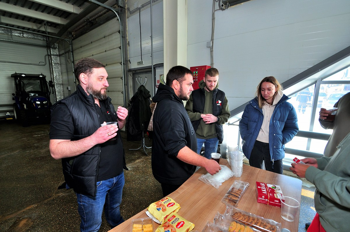 Центр технического обслуживания. Фотограф Сергей Сергеев