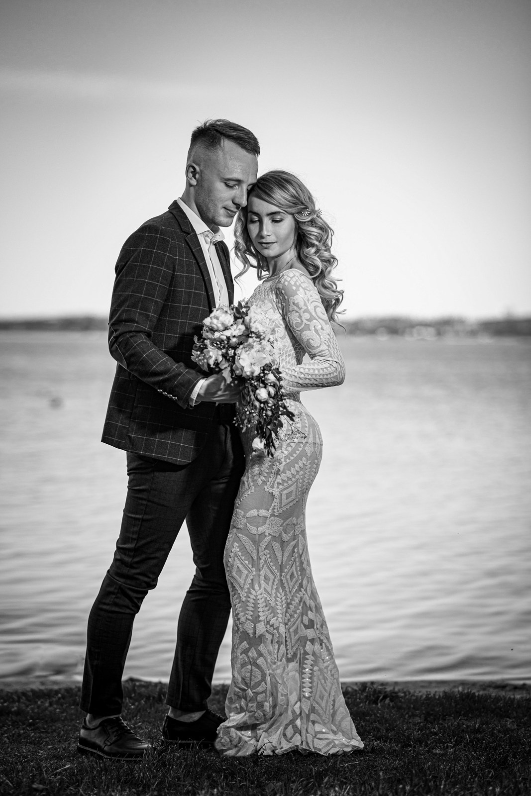 Свадебная фотосессия. Компания и фотошкола по созданию контента в Москве