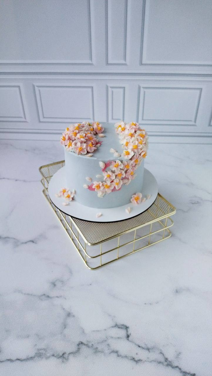 Работы учениц. Аникина Юлия / Кремовая флористика в корейской технике