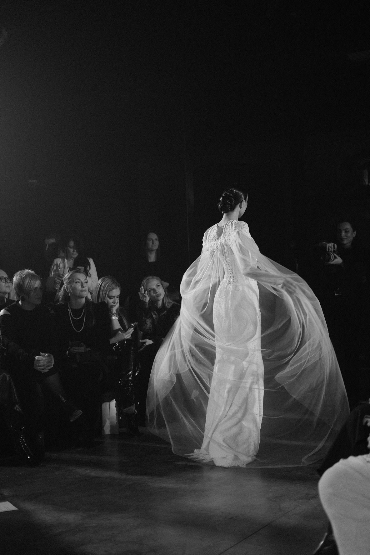 Показ коллекции свадебных платьев Anikeeva. Фотограф Саша Львова
