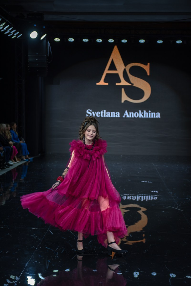 SochiFashionWeek2024 дизайнер Анохина Светлана. Семейный и коммерческий фотограф в Сочи Александр Бодунов