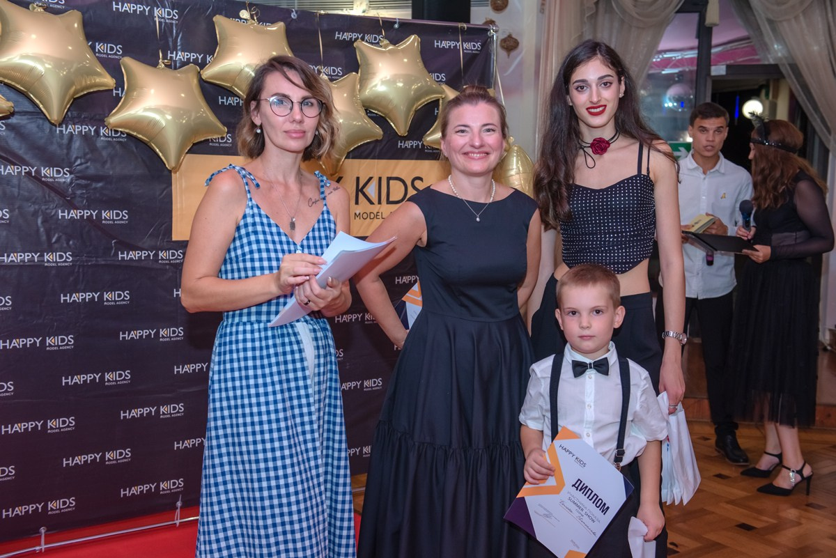 HAPPYkids дефиле санаторий Октябрьский. Семейный и коммерческий фотограф в Сочи Александр Бодунов