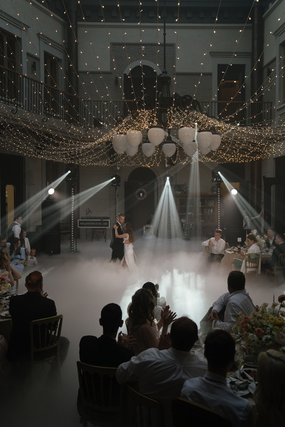 ИВЕНТОВЫЙ СВЕТ (EVENT LIGHT) НА СВАДЬБЕ. Фото и видеосъемка в Кызыле, аэросъемка Кызыл, фотограф, видеограф