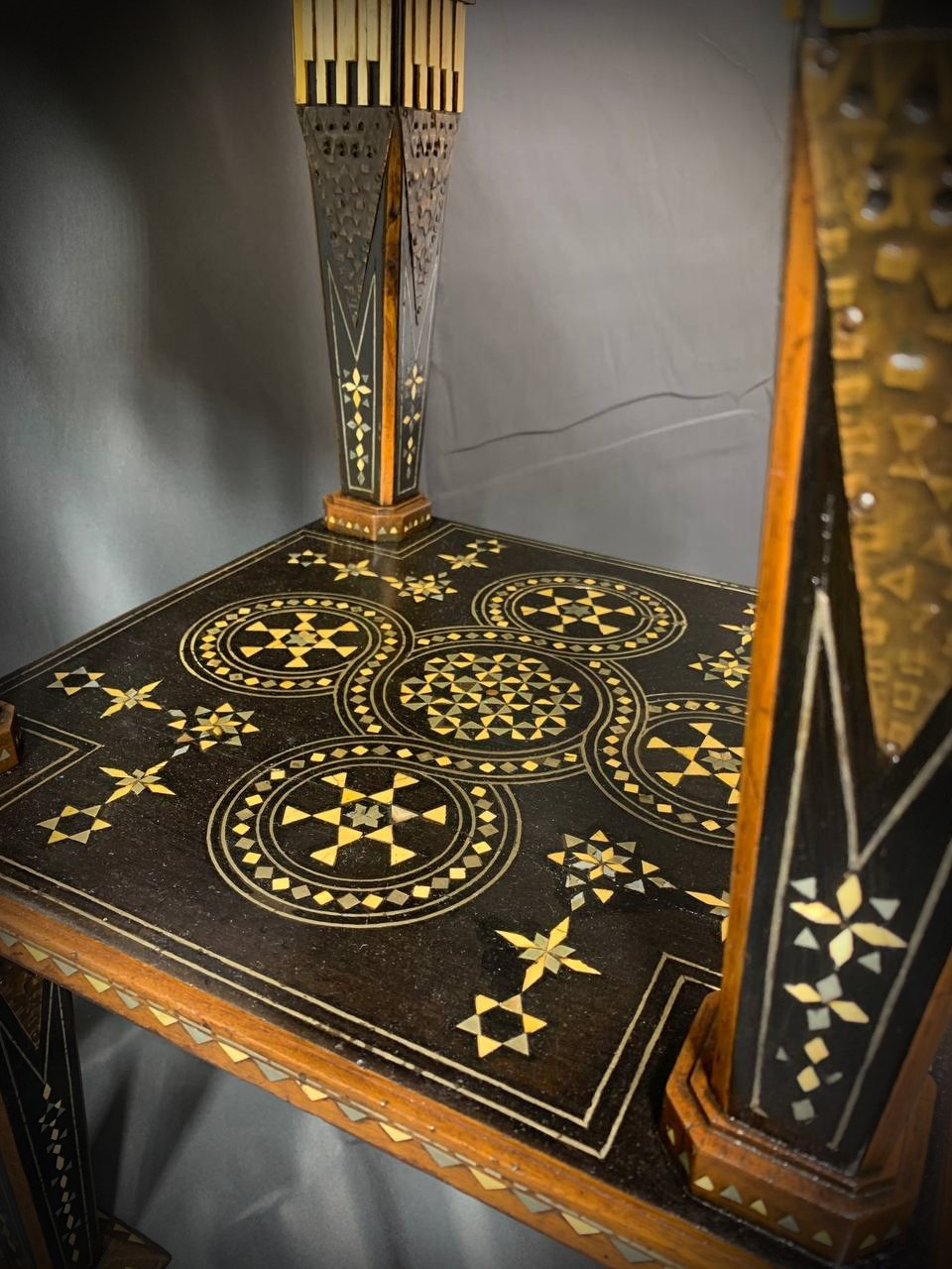 Стол кофейный Карло Бугатти. Halaywood.com