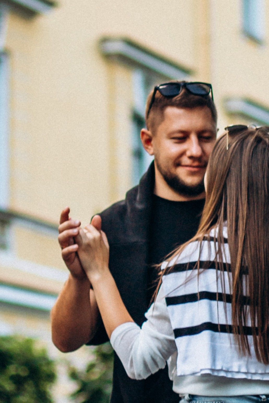 Яна с семьей в августе. Фотопрогулка в Петербурге. Индивидуальный и семейный фотограф в Санкт-Петербурге