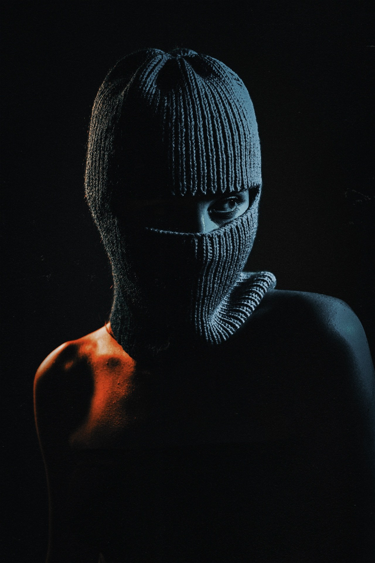 Катя в балаклаве 2025. LIPAN PHOTOGRAPHER