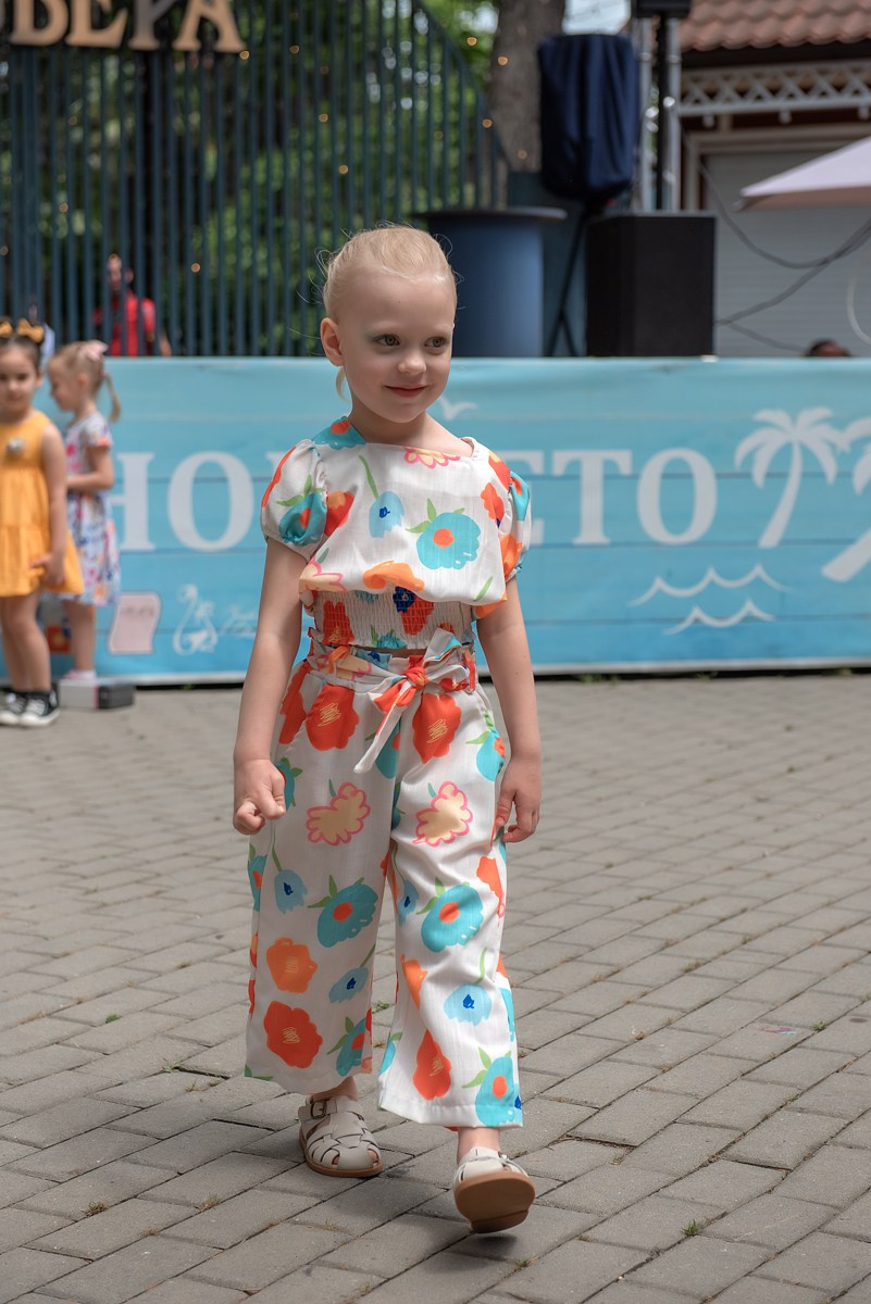 Парк Ривьера дефиле HAPPYkids. Семейный и коммерческий фотограф в Сочи Александр Бодунов