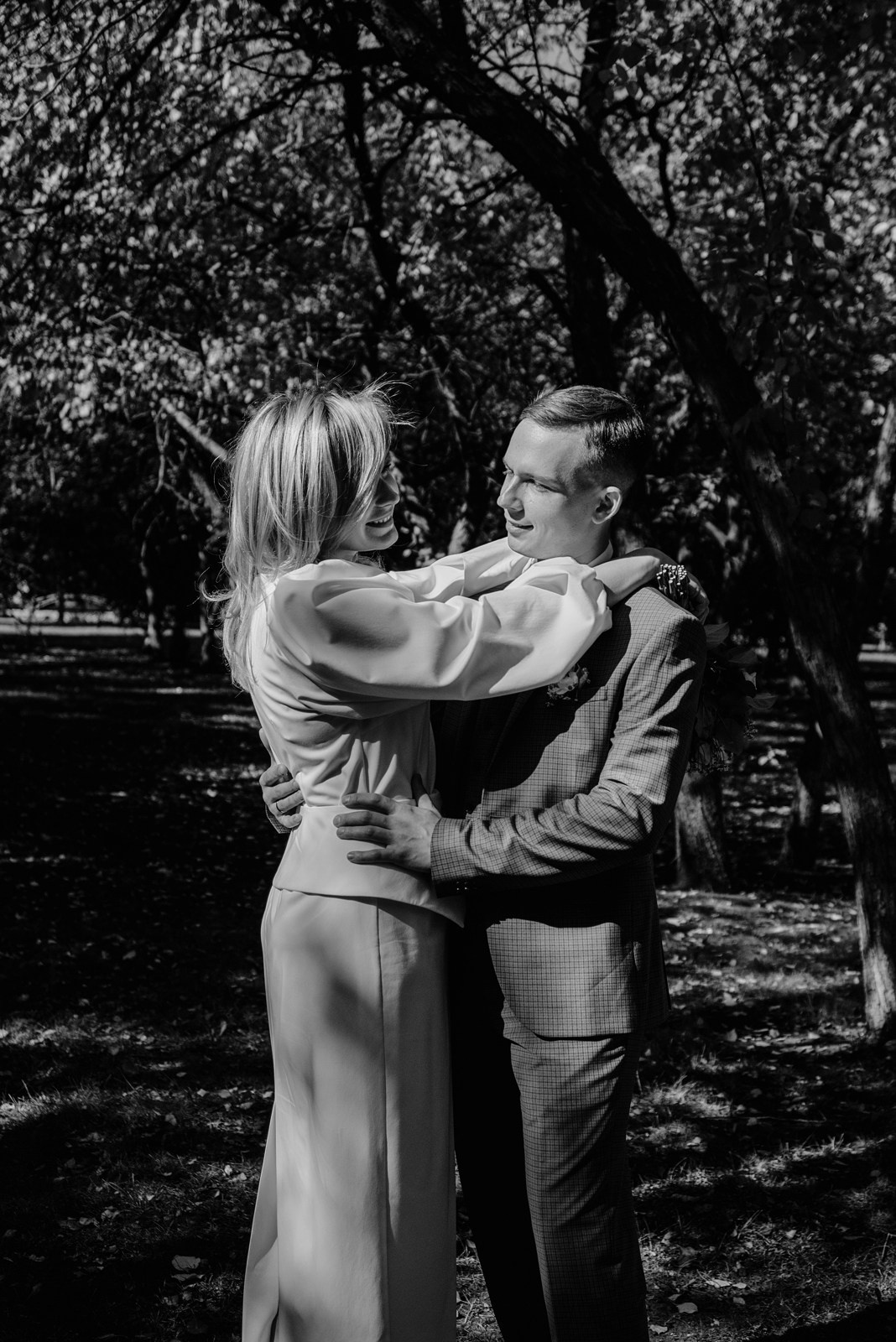 Свадебная фотосессия в стиле минимализм в Тюмени — Максим и Таня — Фотограф Дарья Мустафина. Фотограф Дарья Мустафина, Тюмень