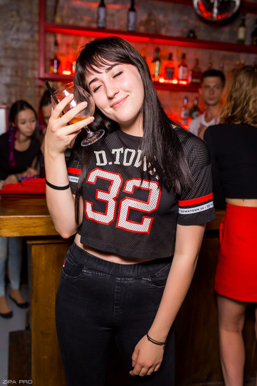 Бар «Buddu tut». Фотограф Zipa Pro