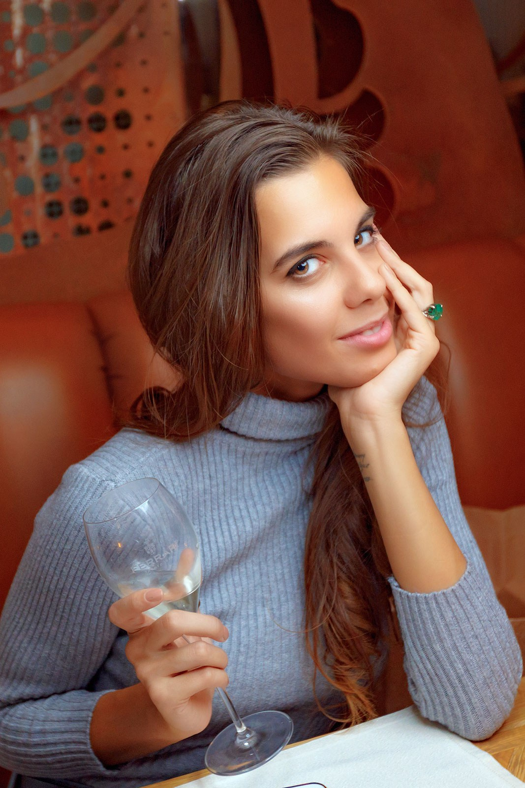 КЛУБНЫЙ И РЕСТОРАННЫЙ РЕПОРТАЖ. Фотограф и видеограф для бизнеса в Москве — фуд, рестораны, интерьер, контент | Sizov Studio