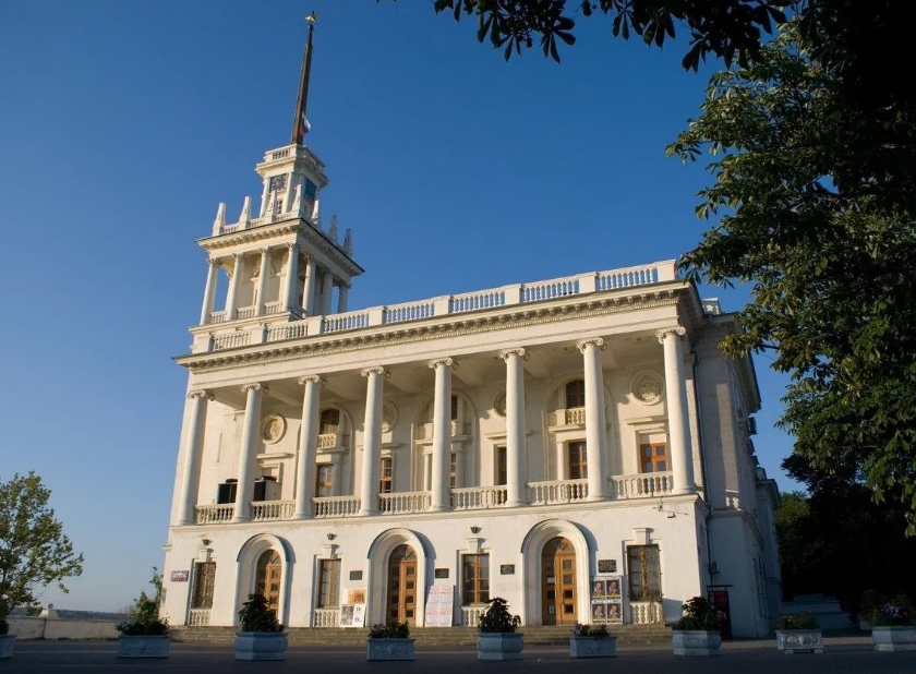 Самые красивые локации города Севастополь. Где пофотографироваться в Севастополе? Локации для фото. 1 место. Первое место. Место. Бывшее мес. Профессиональная фотосъемка в Крыму. Натуральные эмоции и живые кадры. Забронируйте дату прямо сейчас!