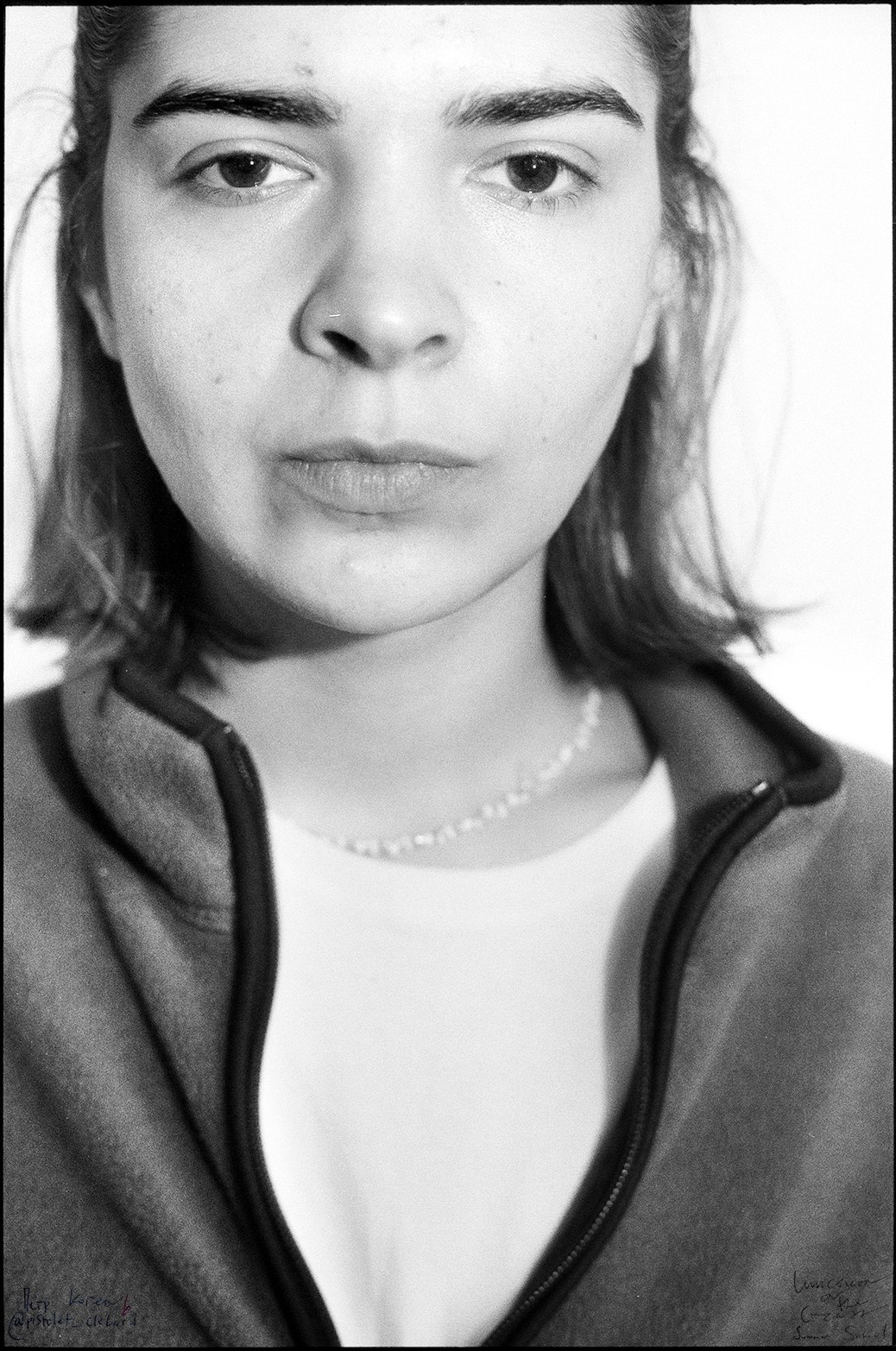 Классическая портретная выездная фотосессия (полевое исследование). Один человек один кадр. Летняя Школа. Дубна. Портретный и художественный фотограф в Москве Пётр Корень