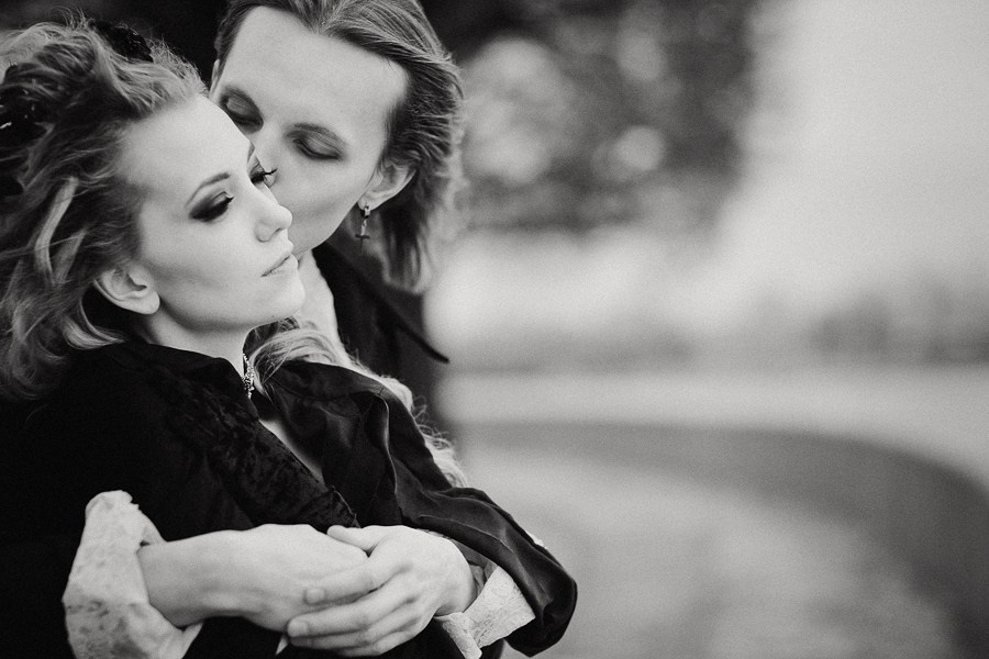 Свадебная фотосессия в стиле Готика. фотограф на свадьбу, стильные фото свадьбы, фотограф на свадьбу в спб, готическая фотосессия, правильные готы, стиль готика, готический фотограф спб, антуражная фотосессия, свадебное платье спб салон, костюм на свадьбу спб жених, платье невесты купить спб