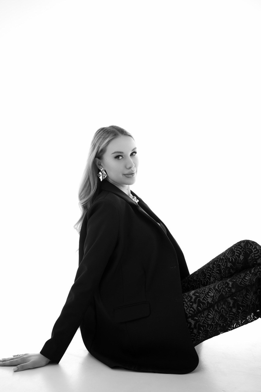 Фотосессия на циклораме. Свадебный фотограф в Ростове-на-Дону. Таинство Крещения и Венчания, семейные фотосессии. Алёна Чёботова