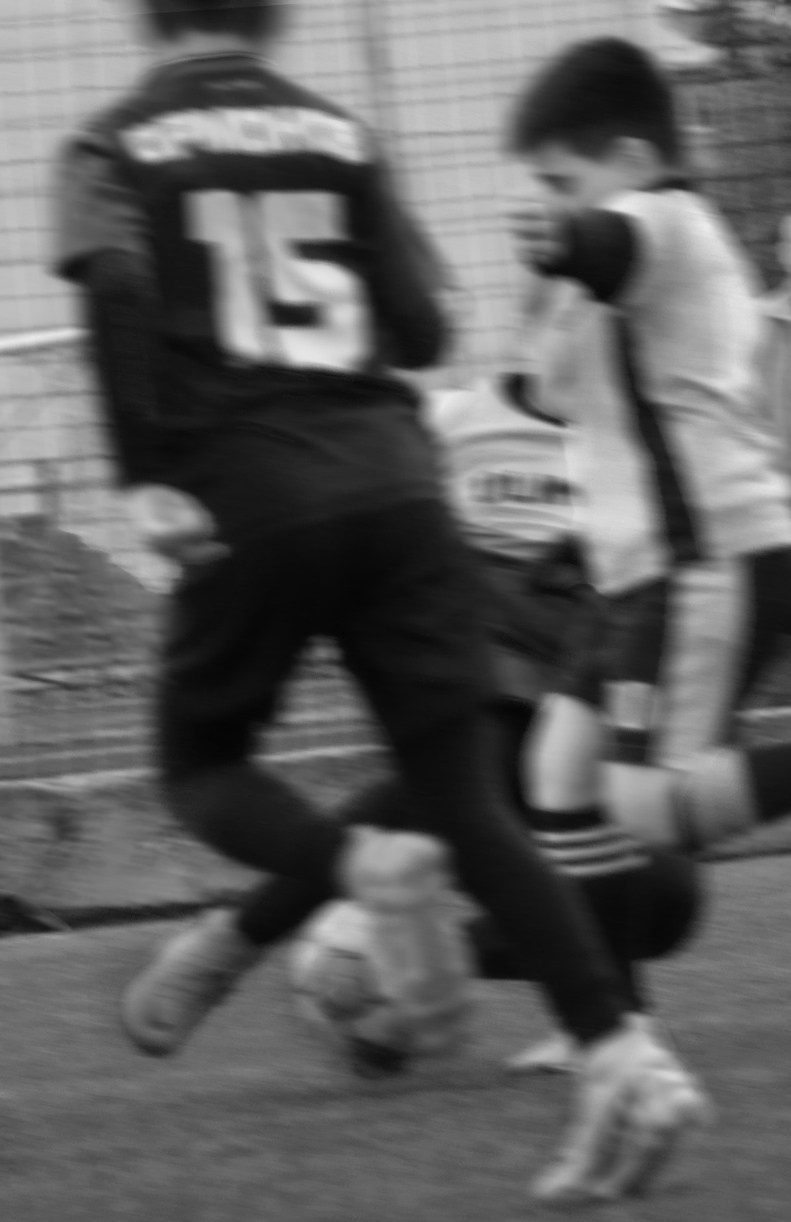 Смазанная фотография детского футбола