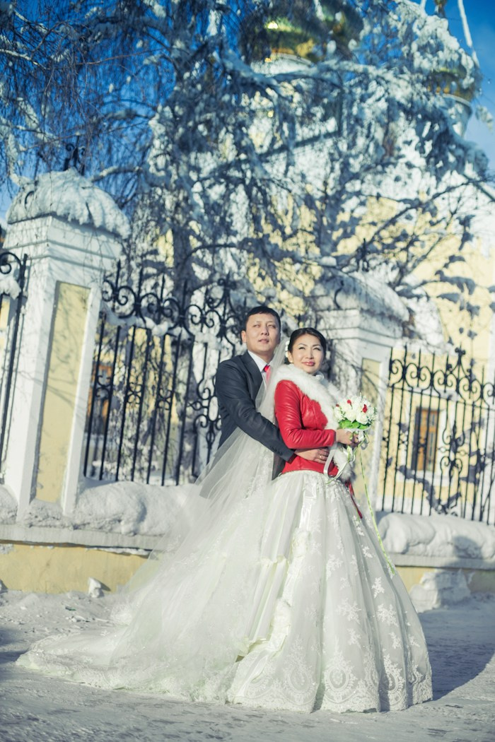 Зимнее свадебное фото. Фотограф Надежда Куин, Якутск