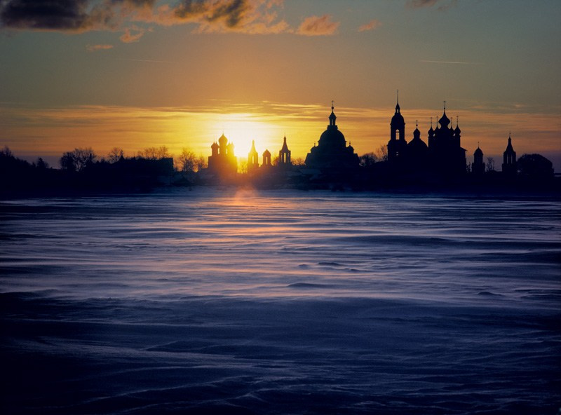 Спасо-Яковлевский мужской монастырь. Основан в 1389г. На берегу озера Неро. Ростов