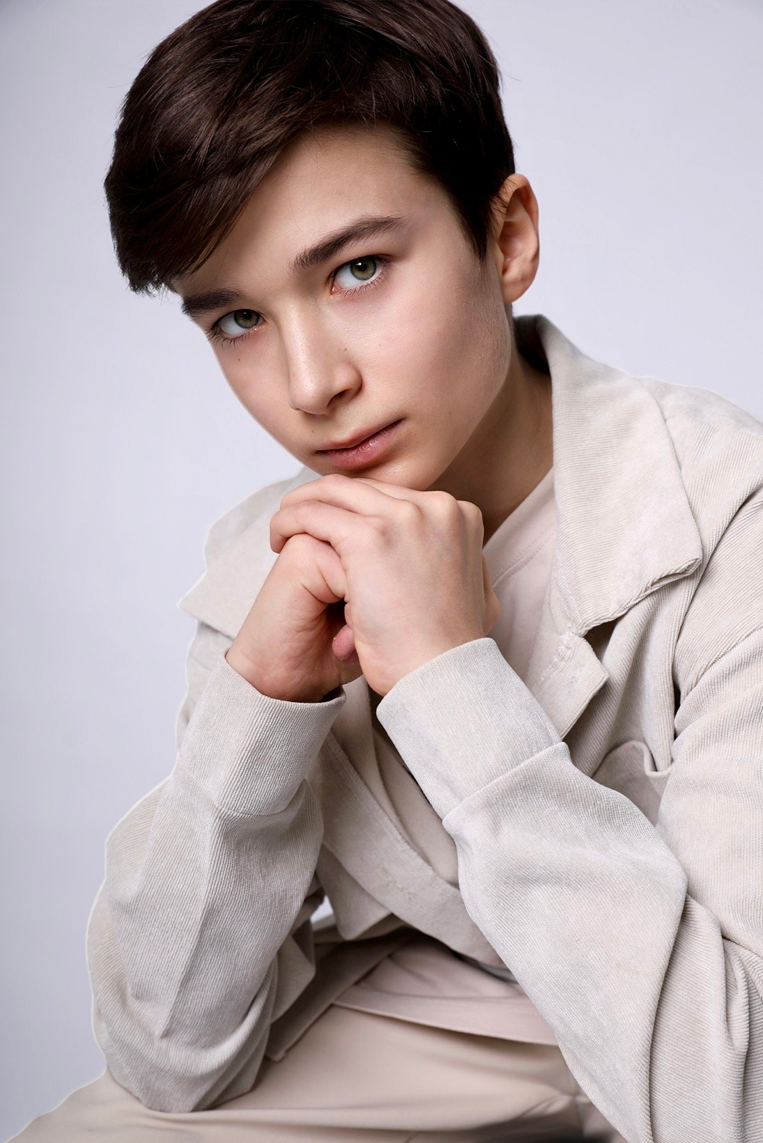 Суматохин Егор. Съёмка одежды для маркетплейсов и брендов Morozova Production