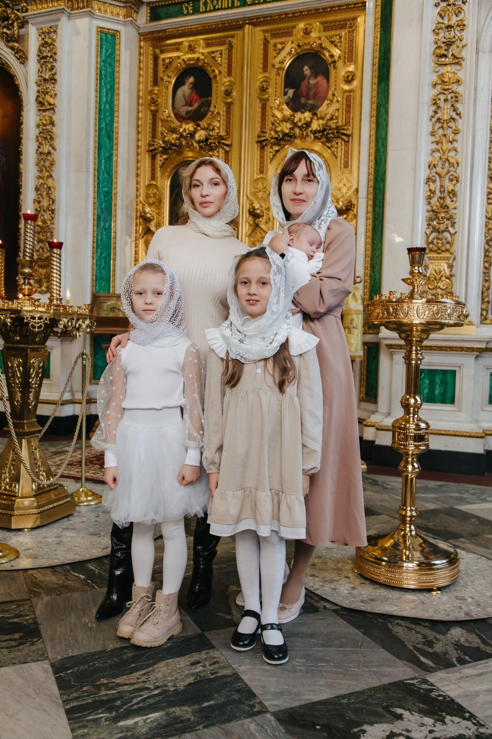 Крещение в Исаакиевском соборе, Санкт-Петербург фотограф Денис Дорфф. Фотограф крещение венчание в Петербурге! Помогает подобрать храм и посоветовал душевного батюшку в СПб