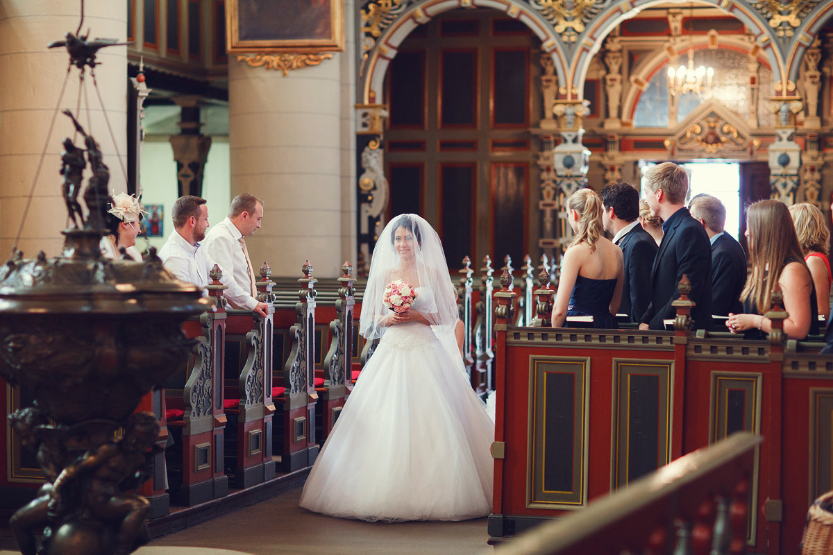 Wedding in the old German castle of Elina and Stanislav. Photographer and videographer for wedding in Italy: Rome, Milan, Venic