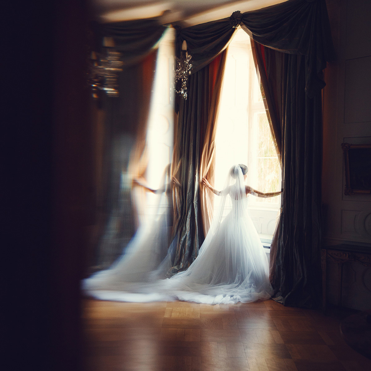 Wedding in the old German castle of Elina and Stanislav. Photographer and videographer for wedding in Italy: Rome, Milan, Venic
