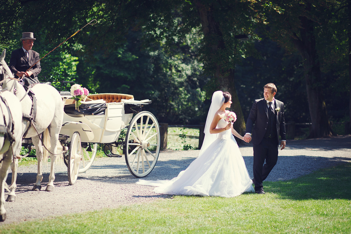 Wedding in the old German castle of Elina and Stanislav. Photographer and videographer for wedding in Italy: Rome, Milan, Venic