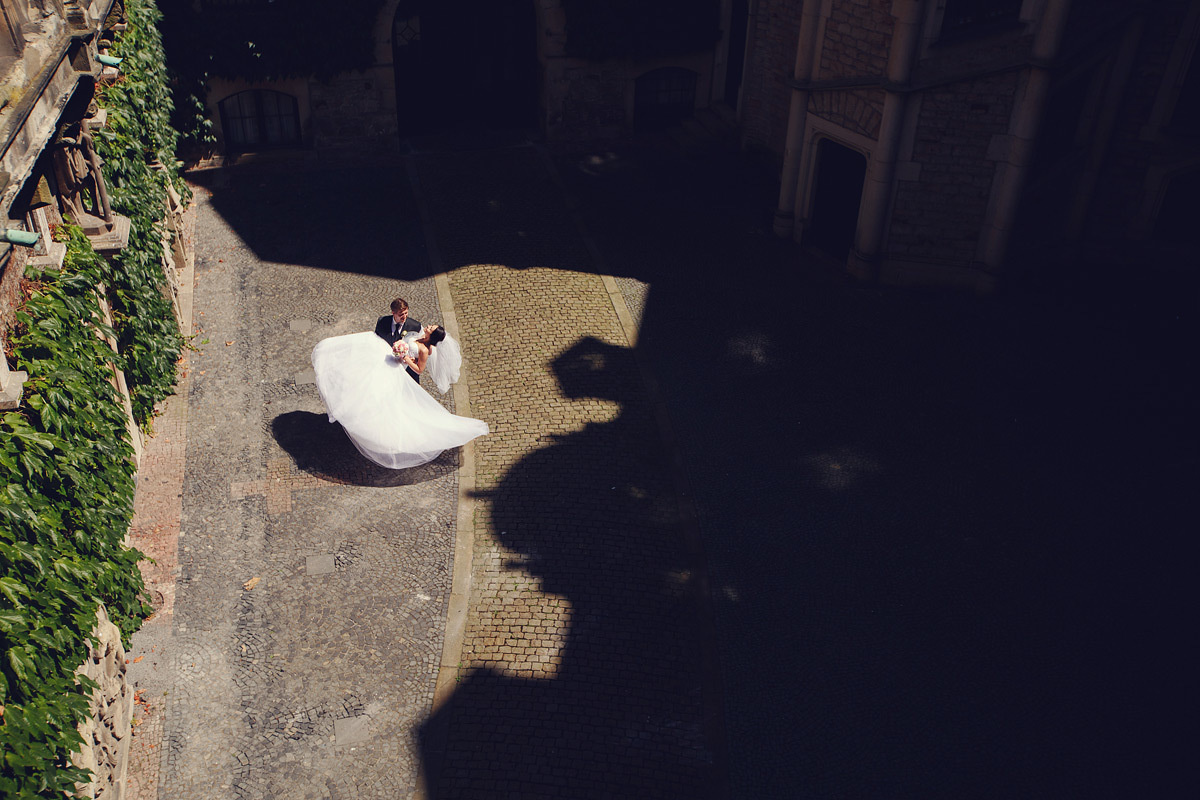 Wedding in the old German castle of Elina and Stanislav. Photographer and videographer for wedding in Italy: Rome, Milan, Venic