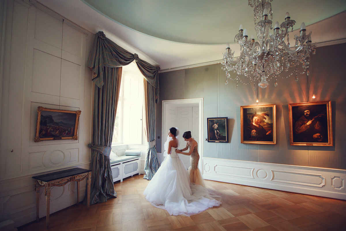 Wedding in the old German castle of Elina and Stanislav. Photographer and videographer for wedding in Italy: Rome, Milan, Venic