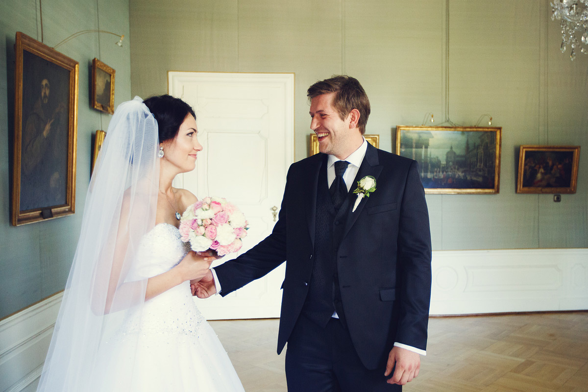 Wedding in the old German castle of Elina and Stanislav. Photographer and videographer for wedding in Italy: Rome, Milan, Venic