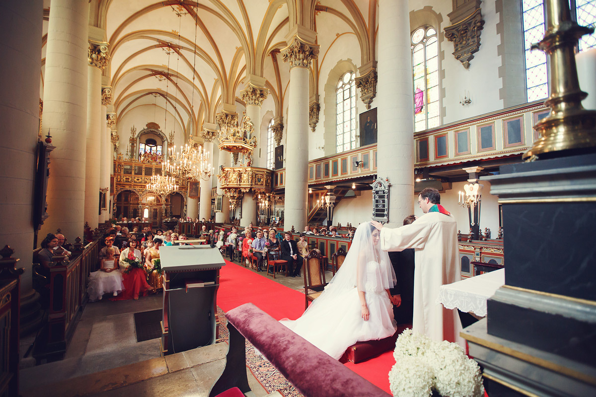 Wedding in the old German castle of Elina and Stanislav. Photographer and videographer for wedding in Italy: Rome, Milan, Venic