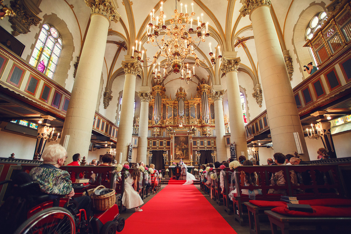 Wedding in the old German castle of Elina and Stanislav. Photographer and videographer for wedding in Italy: Rome, Milan, Venic
