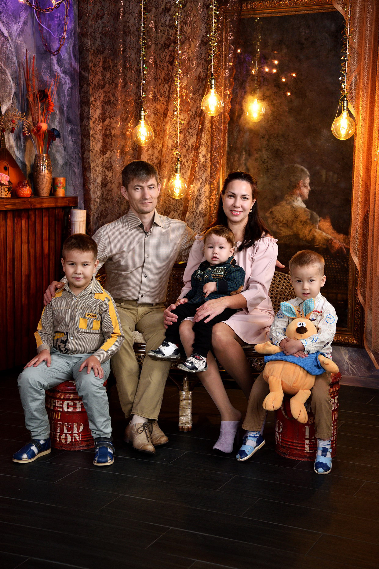 Семейная съёмка студия Чебоксары. Семейный и школьный Фотограф Чебоксары