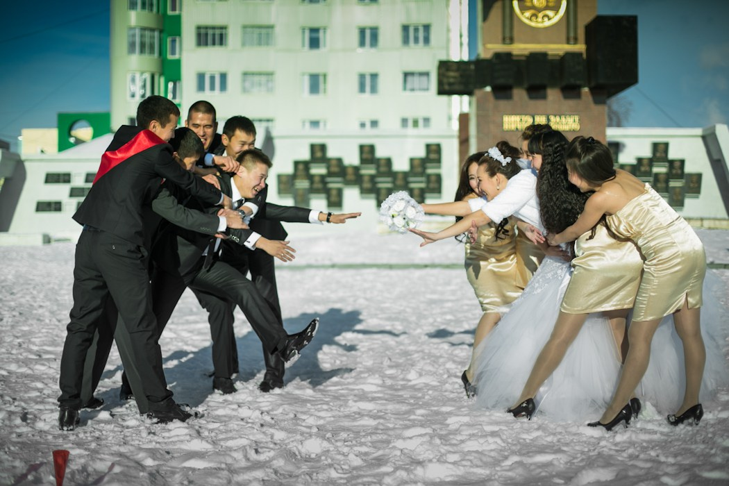 Зимнее свадебное фото. Фотограф Надежда Куин, Якутск