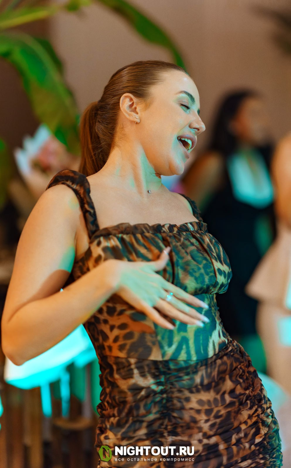 MOSCOW NEVER SLEEP. NIGHTOUT.RU Журнал о ночной жизни города