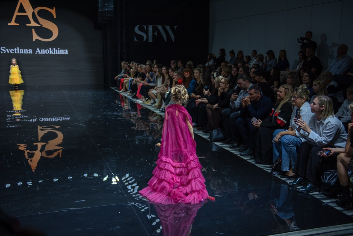 SochiFashionWeek2024 дизайнер Анохина Светлана. Семейный и коммерческий фотограф в Сочи Александр Бодунов