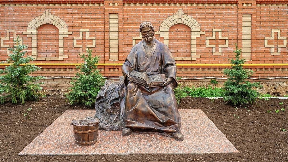 Альбом памятников и мемориалов. Автор Лындин Дмитрий Васильевич. Лындин Дмитрий Васильевич — официальный сайт скульптора