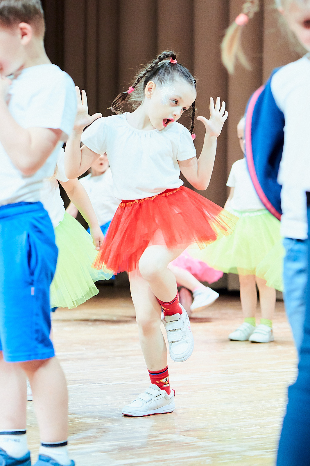 Фоторепортаж с концерта. Танцевальная студия. Репортажный фотограф Георгий Коненков. Репортажная фотосъемка мероприятий. Goganaft.