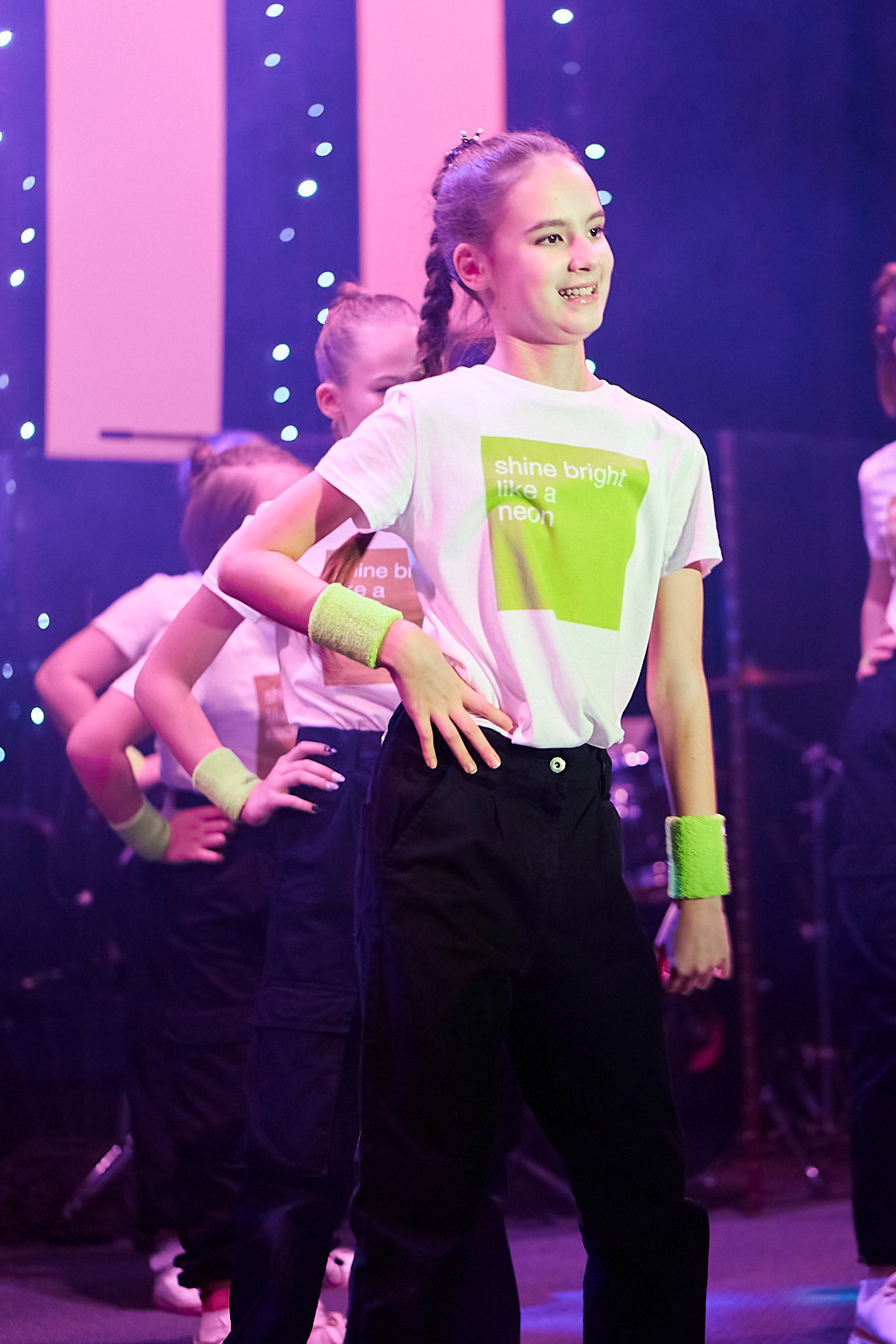 Фоторепортаж с концерта. Танцевальная студия. Репортажный фотограф Георгий Коненков. Репортажная фотосъемка мероприятий. Goganaft.