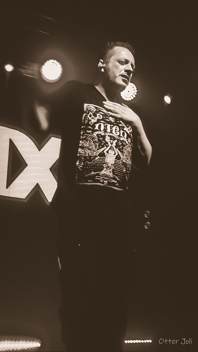 Screens. Концертный репортёр Валерия Сафина